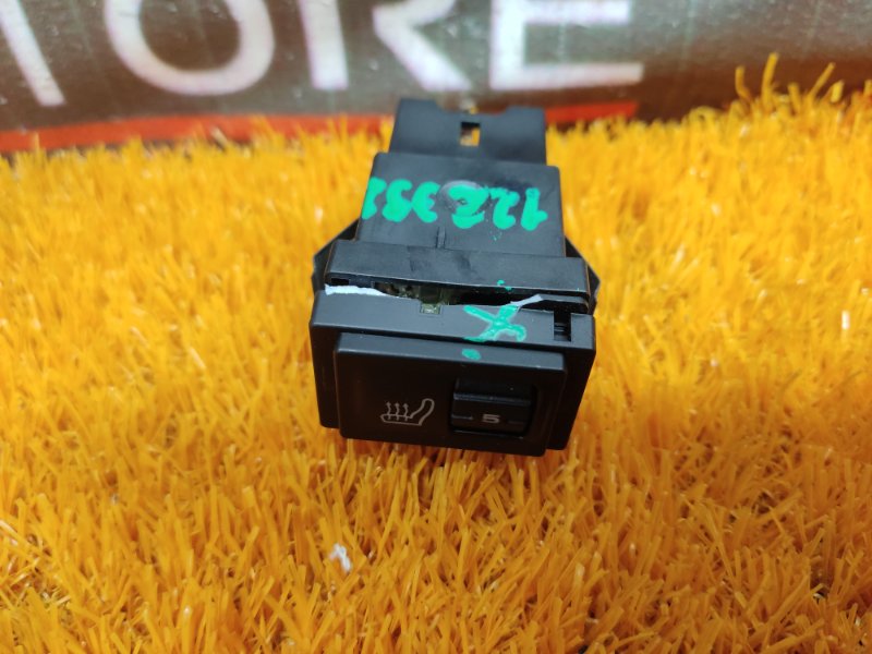 Кнопка подогрева сидений, 190 рублей, Красноярск