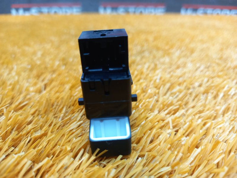 Кнопка центрального замка, 100 рублей, Красноярск