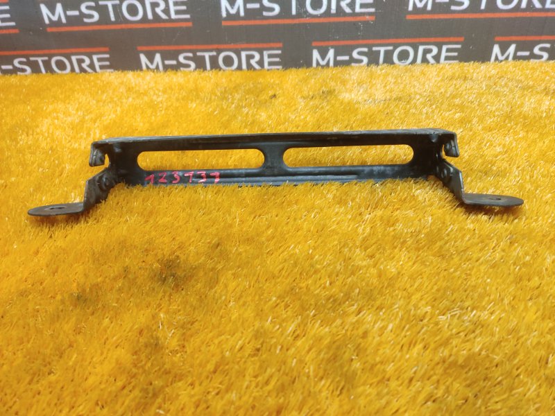 кронштейн, 300 рублей, Красноярск