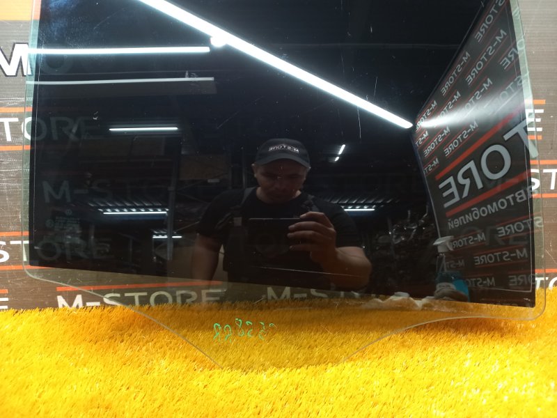 Стекло боковое, 860 рублей, Красноярск