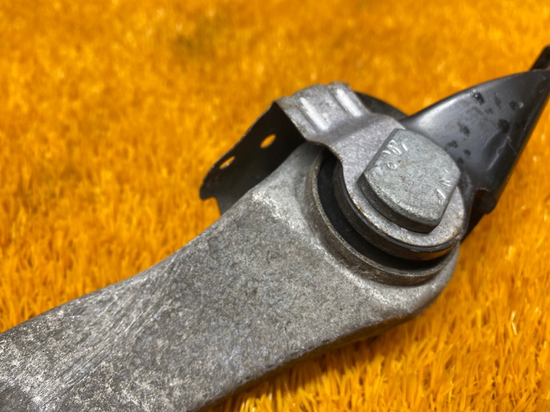 Рычаг подвески нижний, 1000 рублей, Красноярск