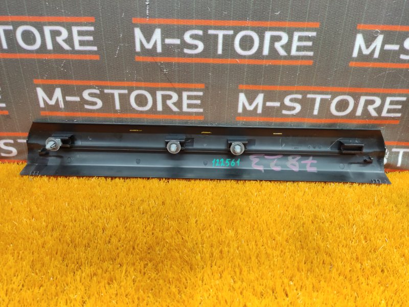 Накладка на порог салона, 350 рублей, Красноярск