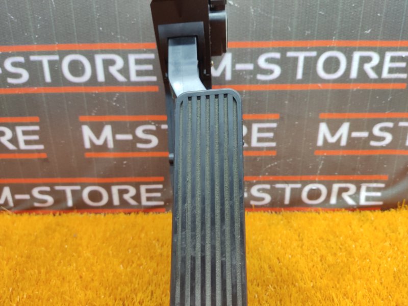 педаль газа, 1000 рублей, Красноярск