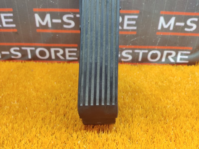 педаль газа, 1000 рублей, Красноярск