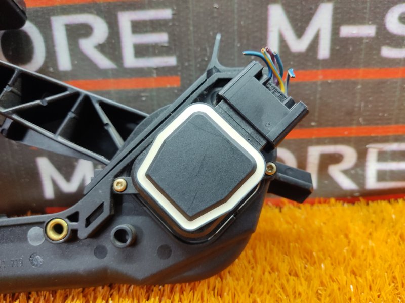 педаль газа, 1000 рублей, Красноярск