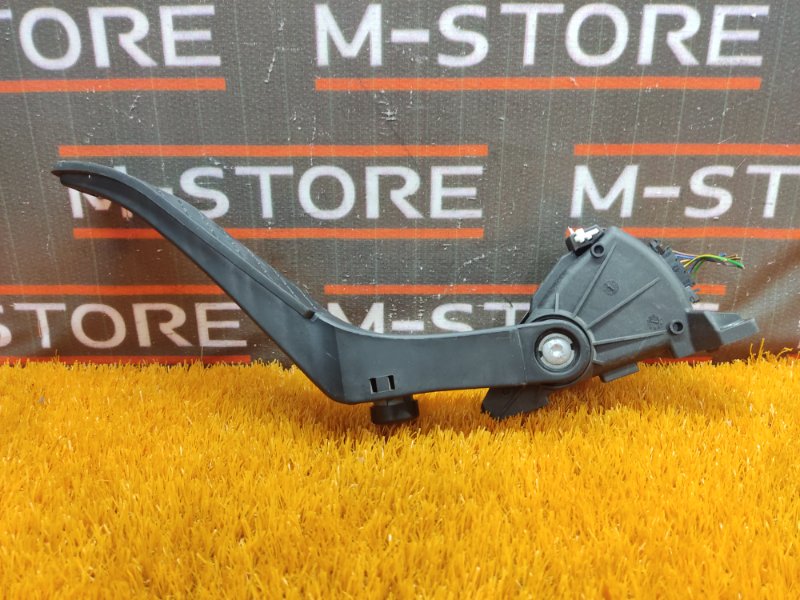 педаль газа, 500 рублей, Красноярск