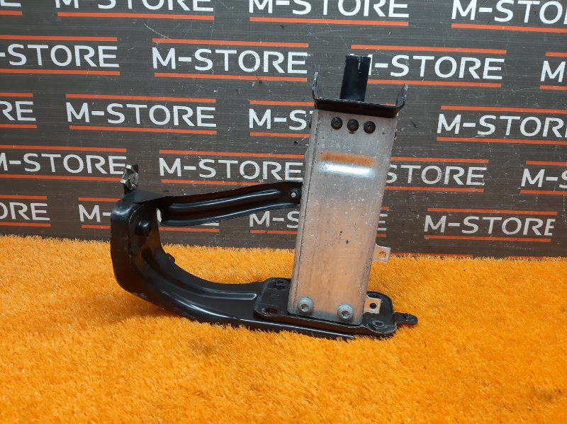 кронштейн усилителя бампера, 930 рублей, Красноярск