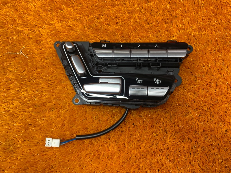 кнопка регулировки сиденья, 2500 рублей, Красноярск