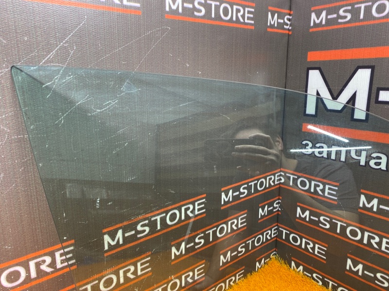 Стекло боковое, 500 рублей, Красноярск