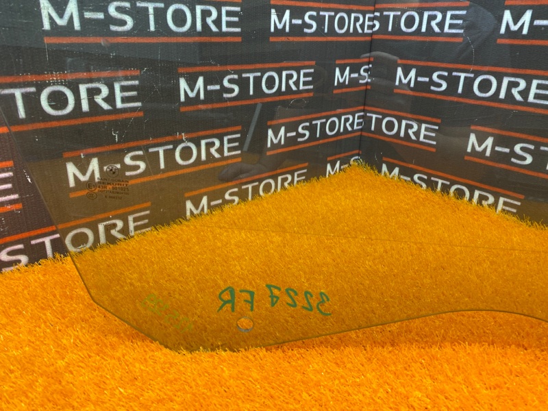 Стекло боковое, 500 рублей, Красноярск