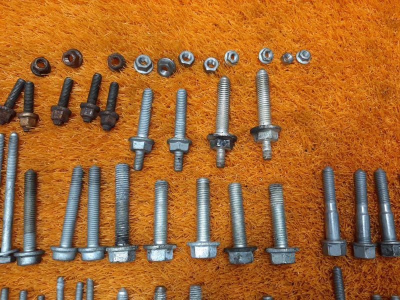 Болты и гайки ДВС, 810 рублей, Красноярск