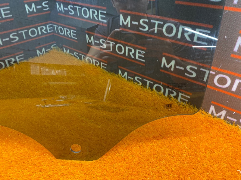 Стекло боковое, 850 рублей, Красноярск