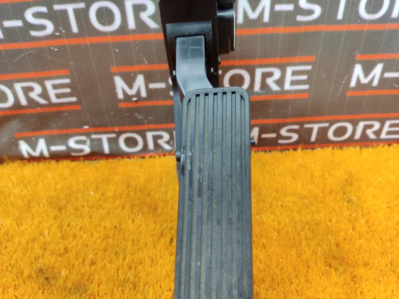 педаль газа, 1000 рублей, Красноярск