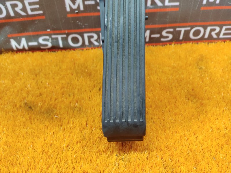 педаль газа, 1000 рублей, Красноярск