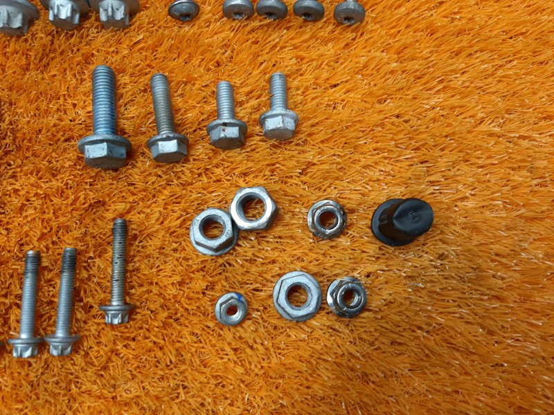 Болты и гайки ДВС, 930 рублей, Красноярск