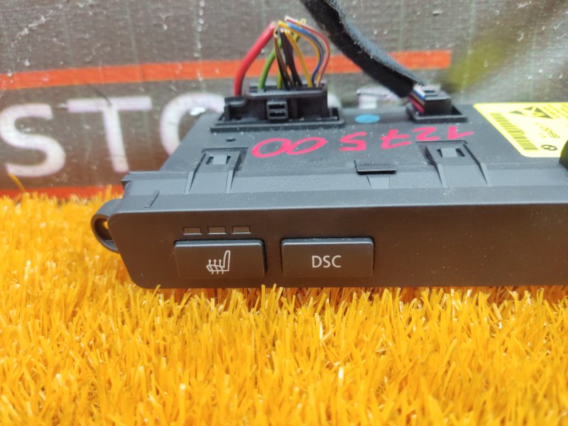 Блок кнопок (подогрев сидений), 2000 рублей, Красноярск