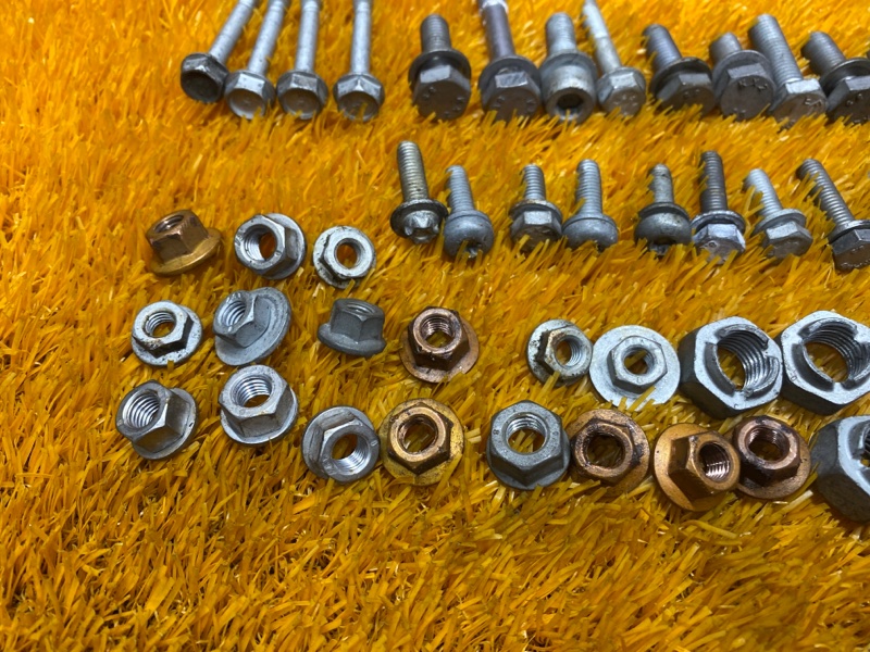 Болты и гайки ДВС, 930 рублей, Красноярск