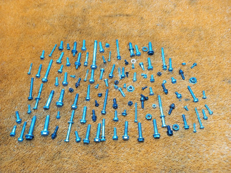 Болты и гайки ДВС, 930 рублей, Красноярск