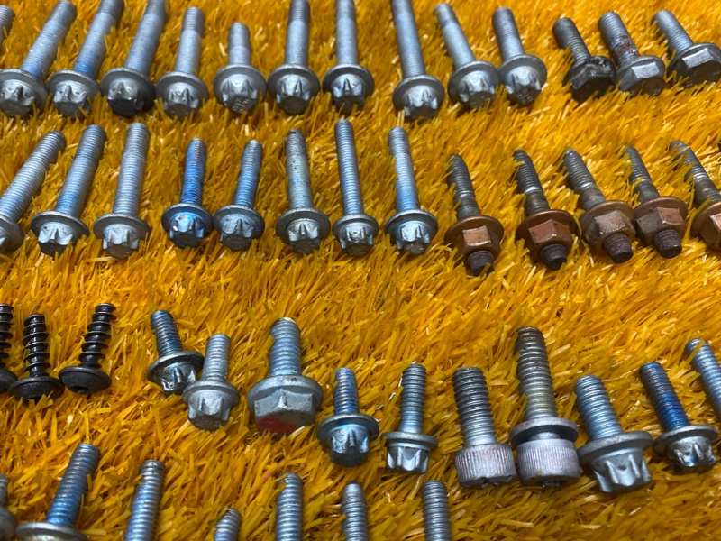 Болты и гайки ДВС, 810 рублей, Красноярск