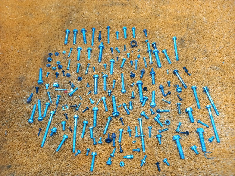 Болты и гайки ДВС, 860 рублей, Красноярск