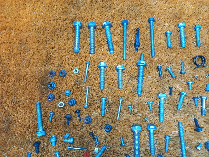 Болты и гайки ДВС, 860 рублей, Красноярск