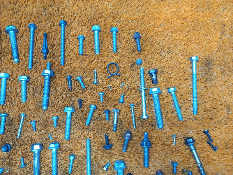 Болты и гайки ДВС, 860 рублей, Красноярск