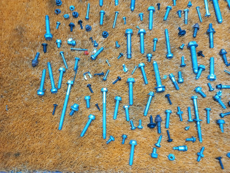 Болты и гайки ДВС, 860 рублей, Красноярск