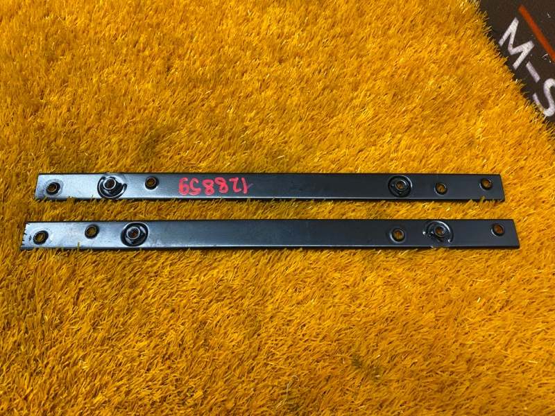 Кронштейн крышки двигателя, 340 рублей, Красноярск