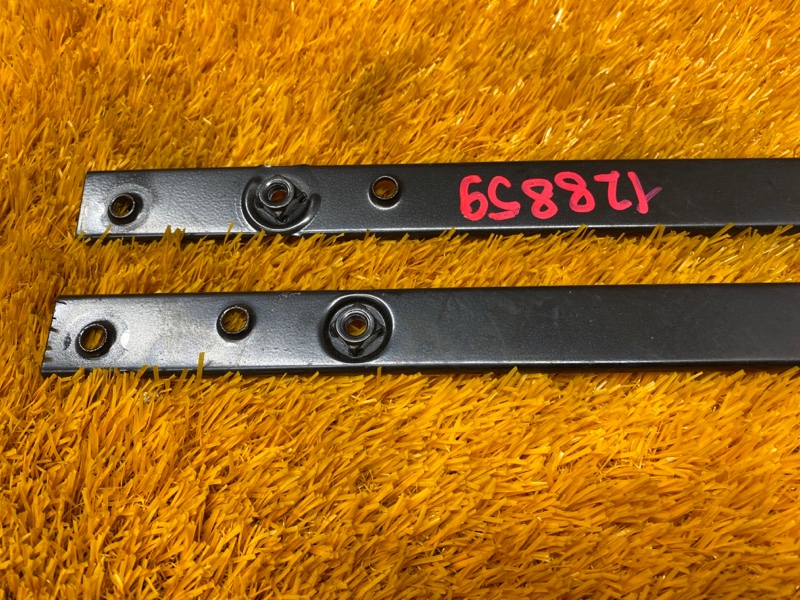 Кронштейн крышки двигателя, 340 рублей, Красноярск