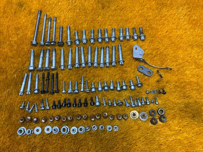 Болты и гайки ДВС, 930 рублей, Красноярск