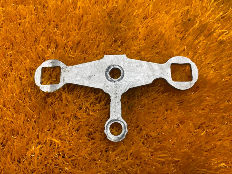 крепление топливной форсунки, 300 рублей, Красноярск