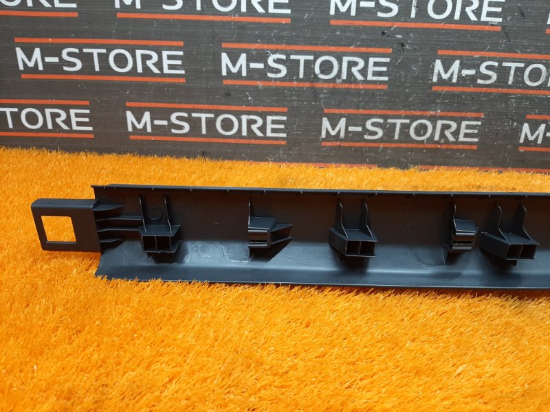 Накладка на порог салона, 350 рублей, Красноярск