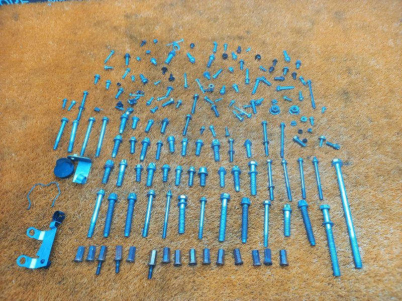 Болты и гайки ДВС, 930 рублей, Красноярск