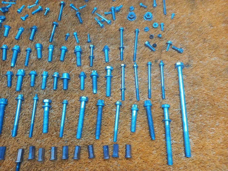 Болты и гайки ДВС, 930 рублей, Красноярск