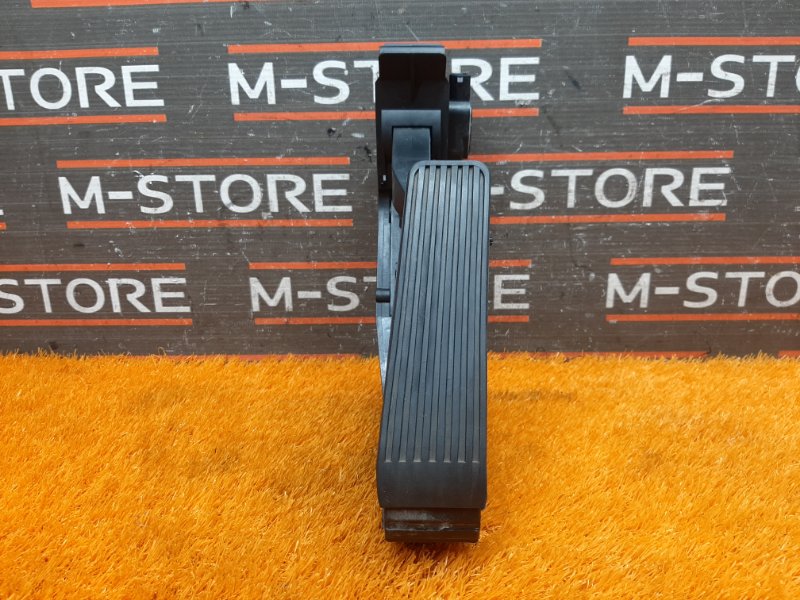 педаль газа, 1000 рублей, Красноярск