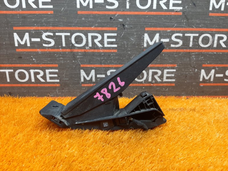 педаль газа, 1300 рублей, Красноярск