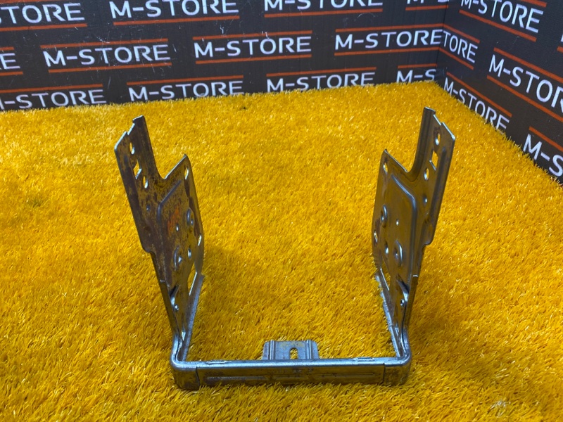 кронштейн центральной консоли, 300 рублей, Красноярск