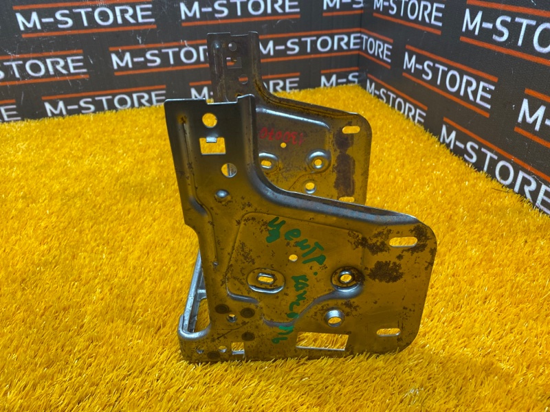 кронштейн центральной консоли, 300 рублей, Красноярск