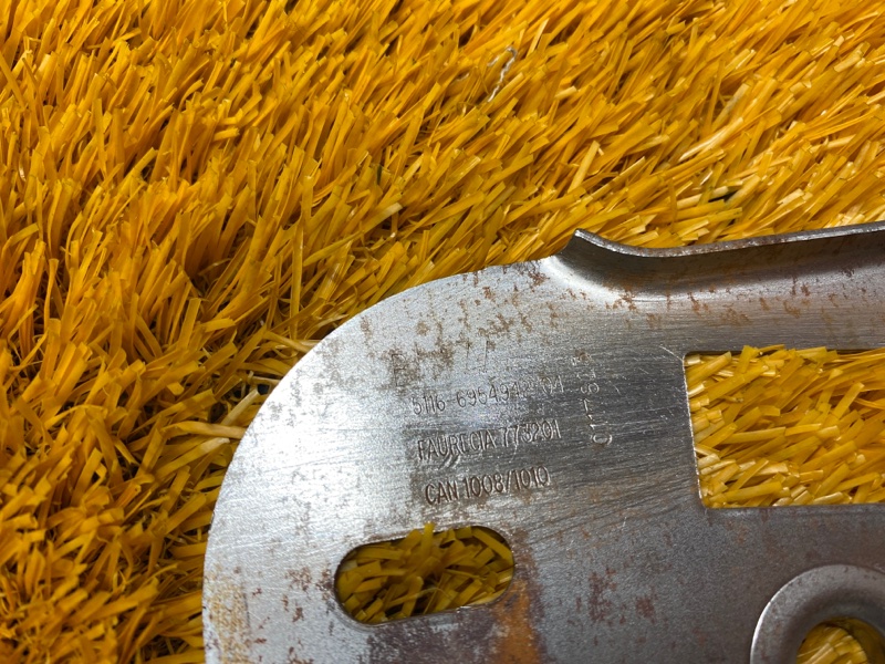 кронштейн центральной консоли, 300 рублей, Красноярск