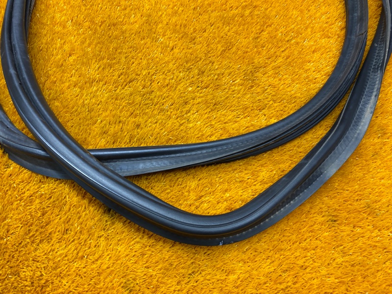 Уплотнитель двери багажника, 930 рублей, Красноярск