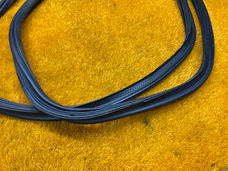 Уплотнитель двери багажника, 930 рублей, Красноярск