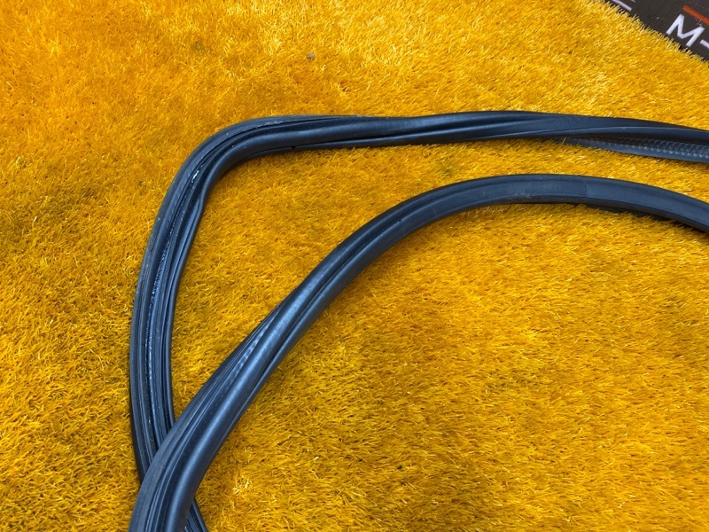 Уплотнитель двери багажника, 930 рублей, Красноярск