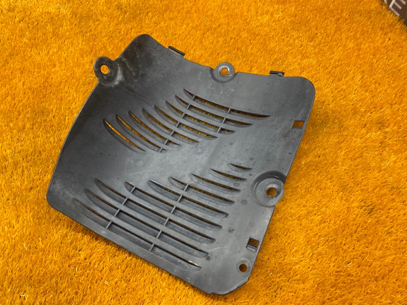 подкрылок, 300 рублей, Красноярск