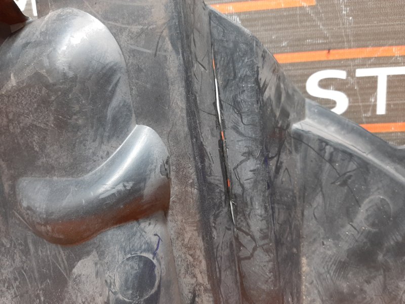 подкрылок, 900 рублей, Красноярск