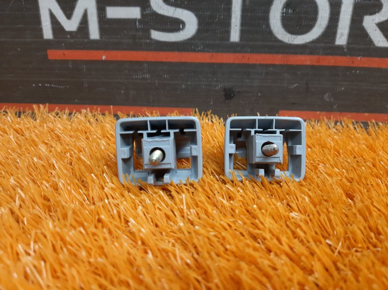 Крючок солнцезащитного козырька, 300 рублей, Красноярск