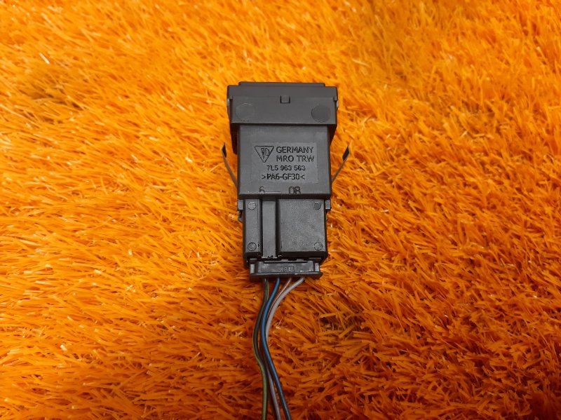 Кнопка подогрева сидений, 300 рублей, Красноярск