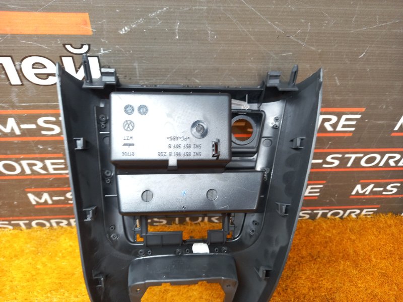 Консоль между сидений, 350 рублей, Красноярск