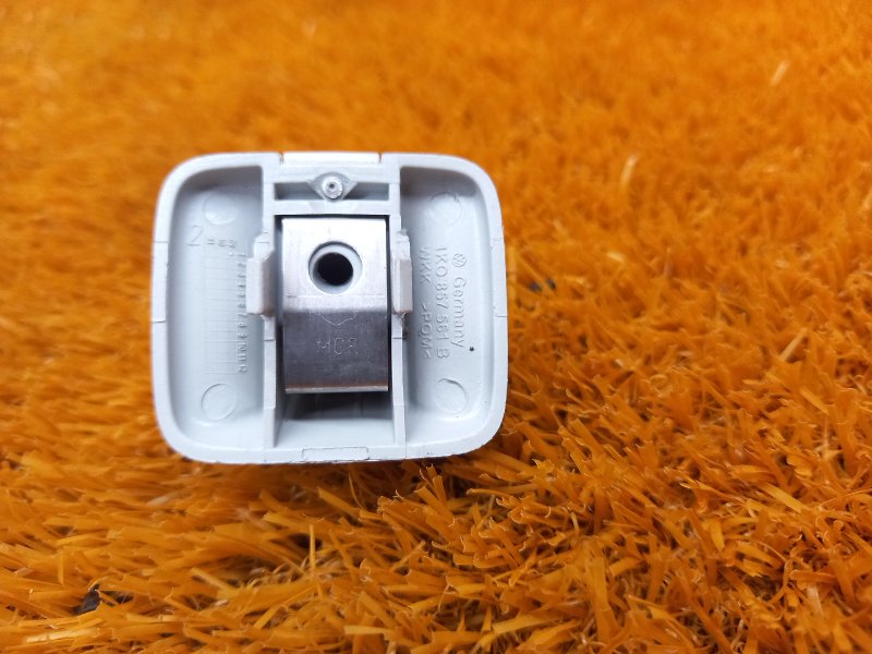 Крючок солнцезащитного козырька, 300 рублей, Красноярск