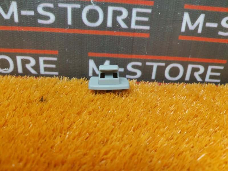 Крючок солнцезащитного козырька, 400 рублей, Красноярск