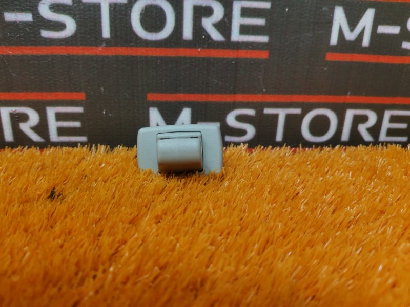 Крючок солнцезащитного козырька, 400 рублей, Красноярск